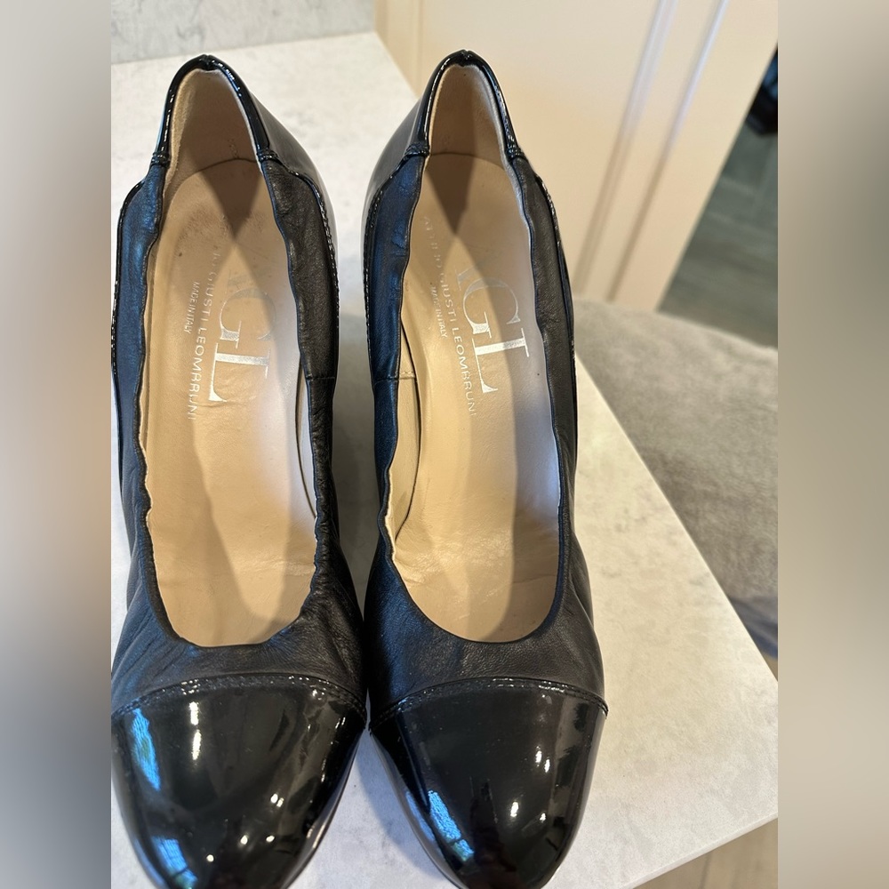 AGL black wedges